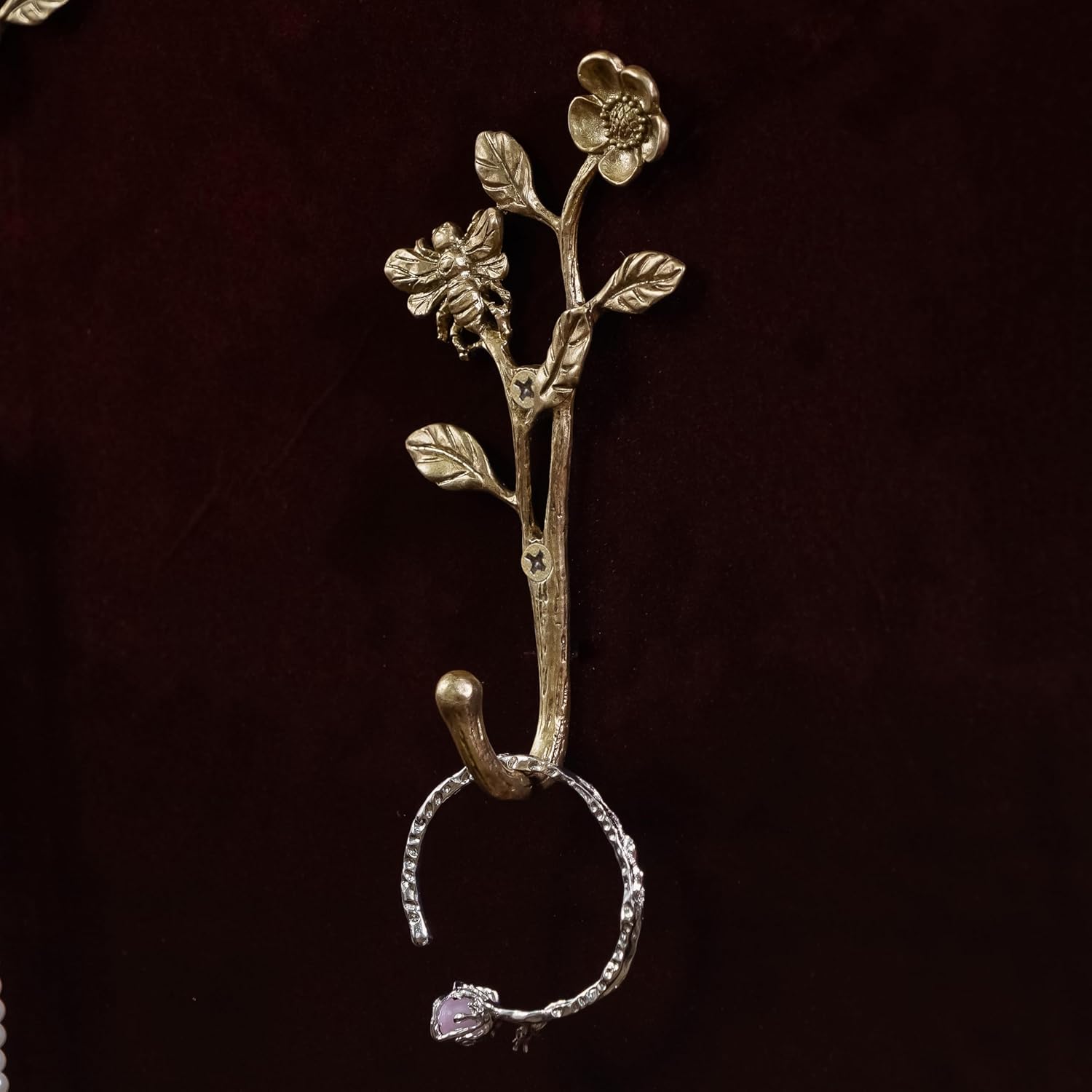 SOFFEE DESIGN 2pcs Metal Dark Gold Coat Hooks with 3D Bee & Flowers Shape, for Entryway, Bathroom, Bedroom Farmhouse Decoration