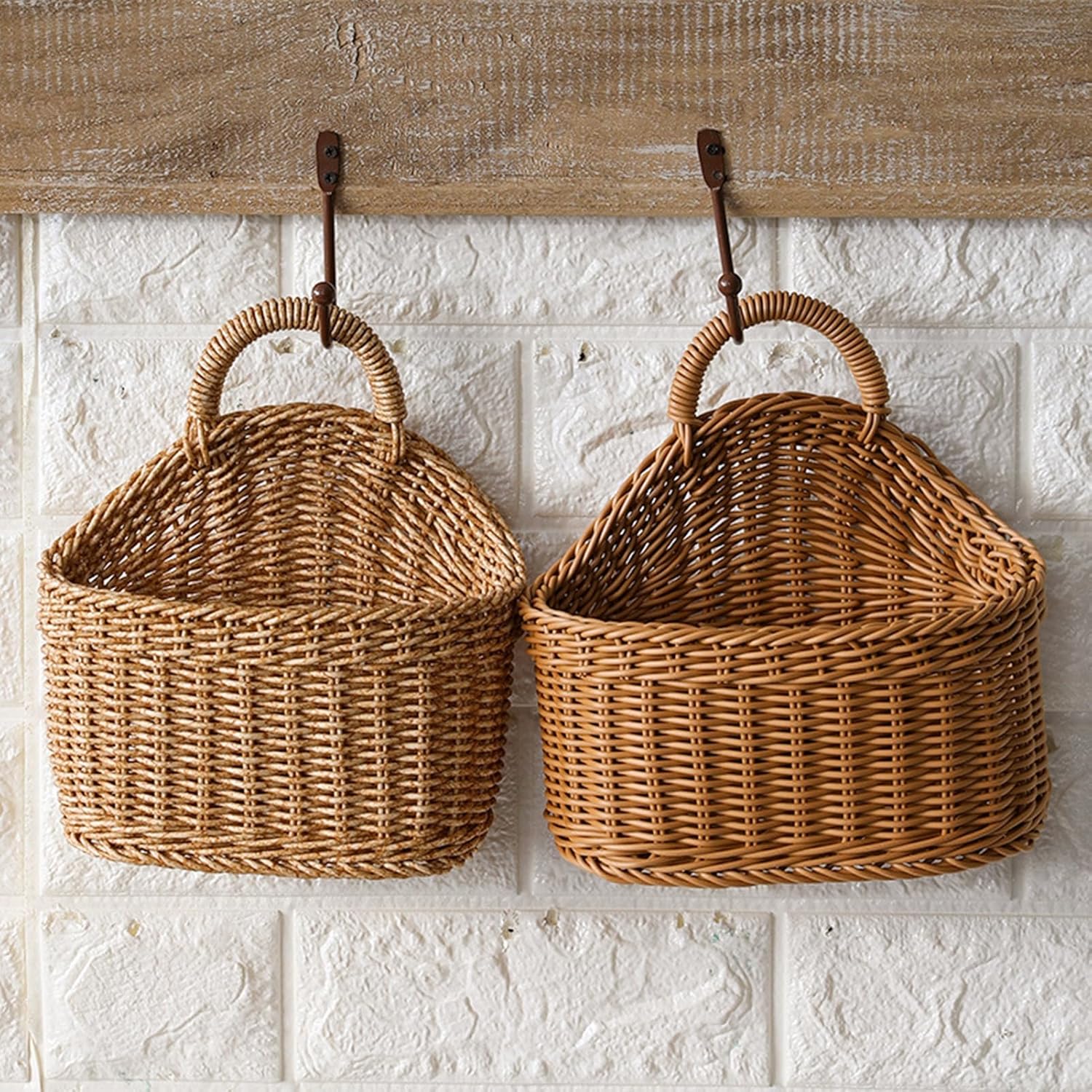 Hanging Woven Rattan Basket - Wall-Mounted Storage Rack with Hook, Plastic Wicker Baskets for Organizing Kitchen Bathroom Bedroom, Fantastic Small Hanging Basket for Home Decor Brown